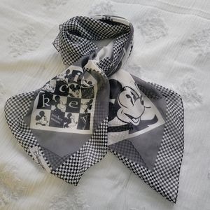✨️LAST DAY✨️Vintage Exclusive Disneyland Paris Mickey Mouse Scarf